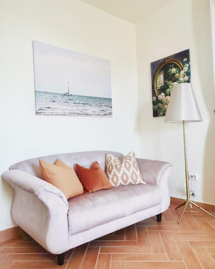 Bellevue Apartment With Ac & Heating & Terrace Budapest Luaran gambar