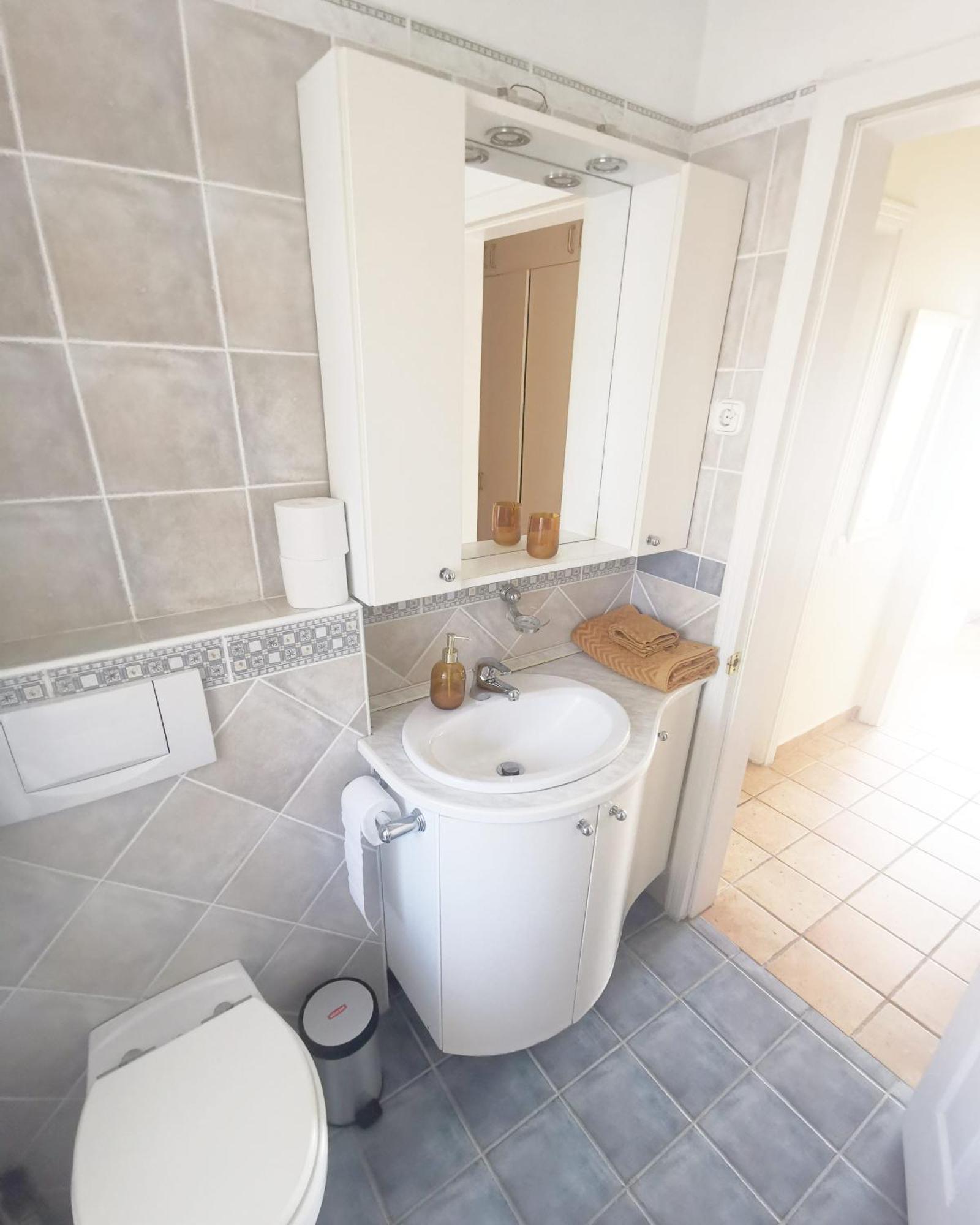 Bellevue Apartment With Ac & Heating & Terrace Budapest Luaran gambar